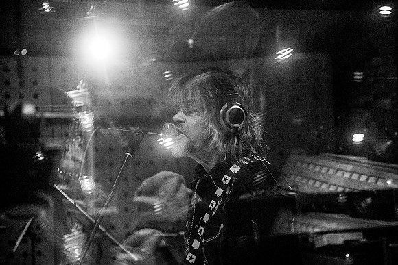 Shields_20230311_4806_FB_bw